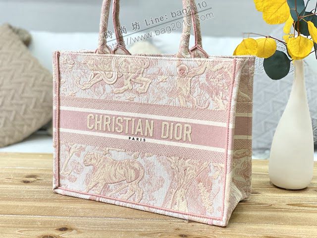 Dior女包 迪奧Book Tote粉老虎帆布托特包 Dior刺繡購物袋  dfk1662